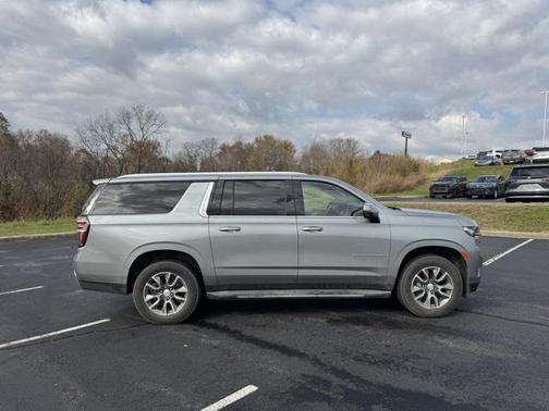 2024 Chevrolet Suburban LT