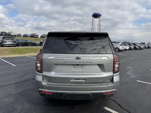 2024 Chevrolet Suburban LT