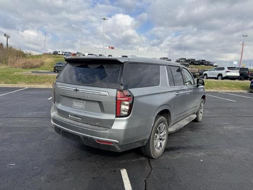 2024 Chevrolet Suburban LT