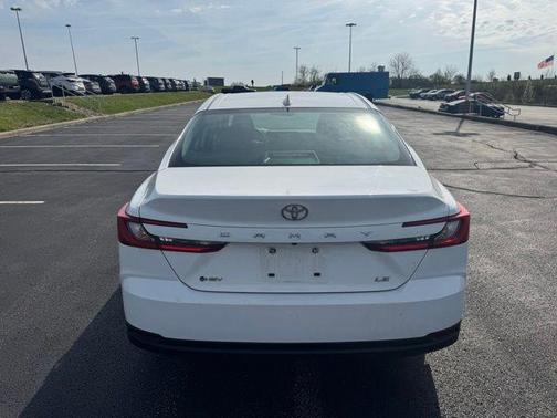 Ice Cap 2025 Toyota Camry LE