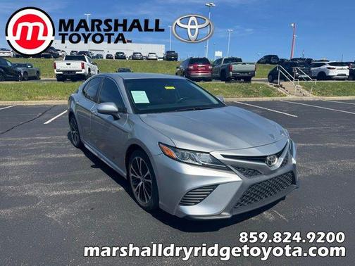 Celestial Silver Metallic 2019 Toyota Camry SE
