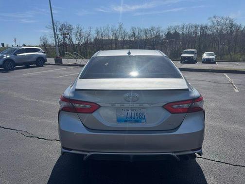 Celestial Silver Metallic 2019 Toyota Camry SE