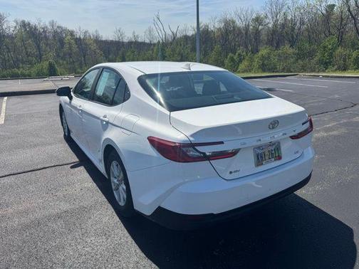 Ice Cap 2025 Toyota Camry LE