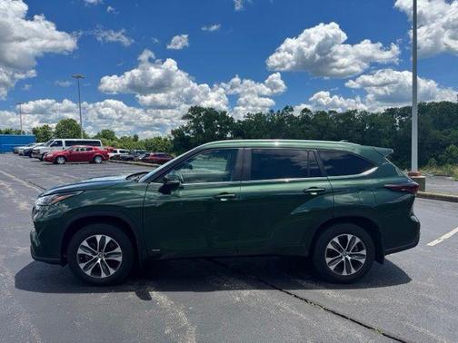 Cypress 2024 Toyota Highlander Hybrid XLE