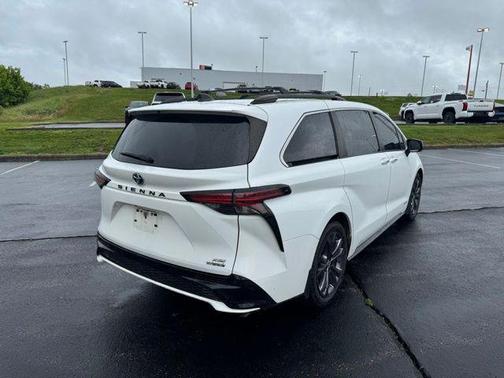 Super White 2021 Toyota Sienna XSE 7 Passenger
