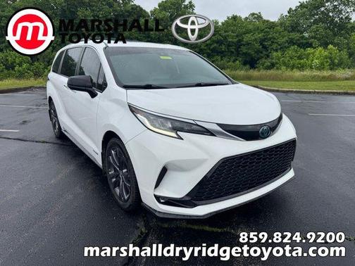 Super White 2021 Toyota Sienna XSE 7 Passenger