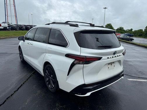 Super White 2021 Toyota Sienna XSE 7 Passenger