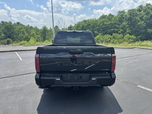 2025 Toyota Tundra Hybrid Platinum