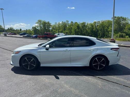 Wind Chill Pearl 2020 Toyota Camry XSE
