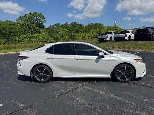 Wind Chill Pearl 2020 Toyota Camry XSE