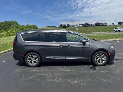 2023 Chrysler Pacifica Limited