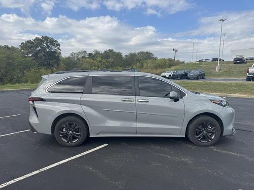 2024 Toyota Sienna Woodland Edition
