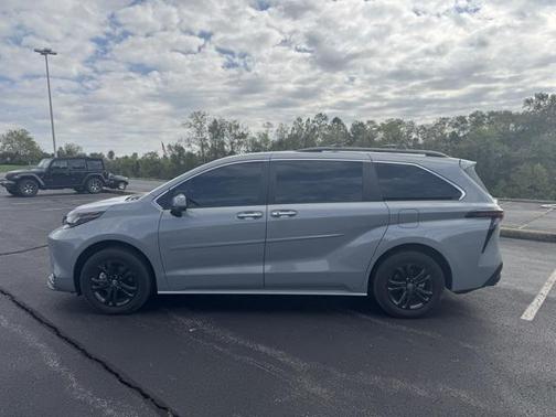 2024 Toyota Sienna Woodland Edition