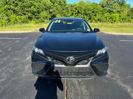 Midnight Black Metallic 2024 Toyota Camry SE