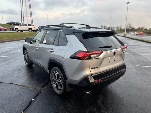 2025 Toyota RAV4 Hybrid SE