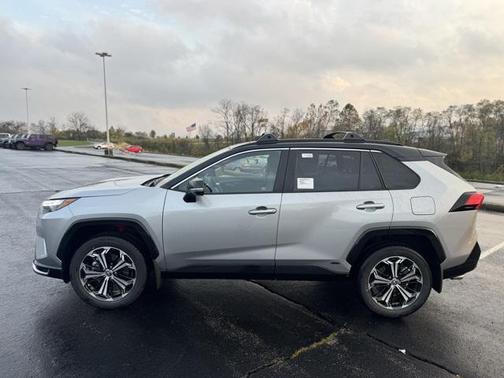 2025 Toyota RAV4 Hybrid SE