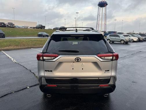 2025 Toyota RAV4 Hybrid SE