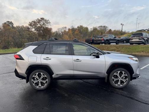 2025 Toyota RAV4 Hybrid SE