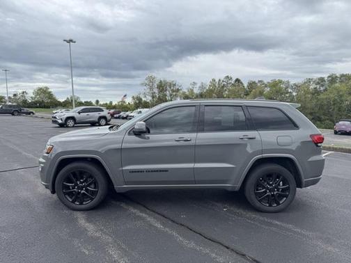 2020 Jeep Grand Cherokee Altitude
