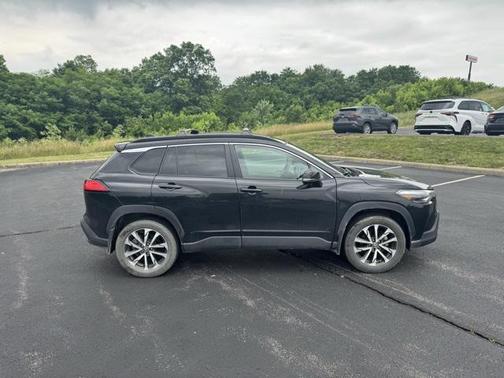 2022 Toyota Corolla Cross XLE