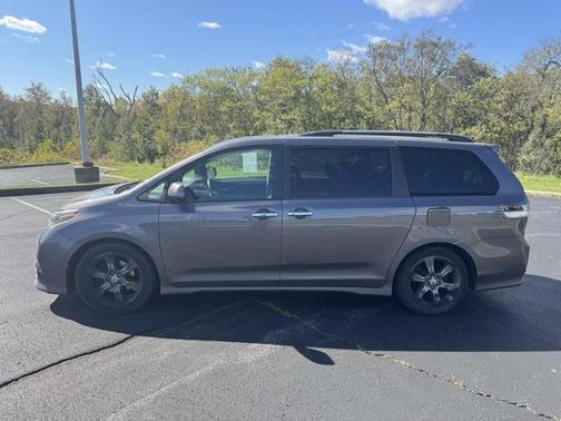 2015 Toyota Sienna SE