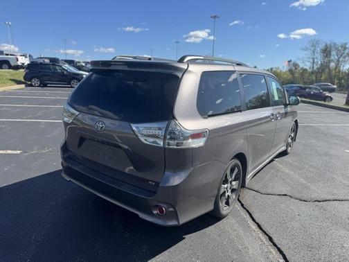 2015 Toyota Sienna SE
