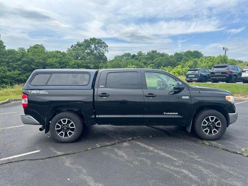 Black 2015 Toyota Tundra SR5