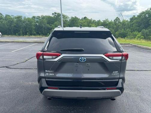Magnetic Gray Metallic/Midnight Black Metallic 2022 Toyota RAV4 Hybrid SE