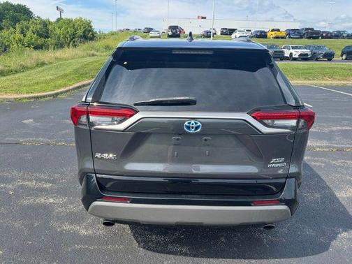 Magnetic Gray Metallic/Midnight Black Metallic 2022 Toyota RAV4 Hybrid SE