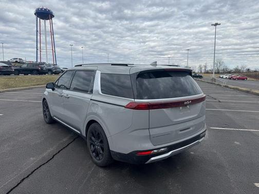 2022 Kia Carnival SX