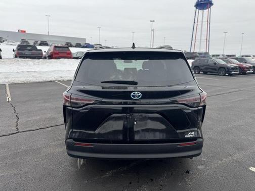 2024 Toyota Sienna XLE