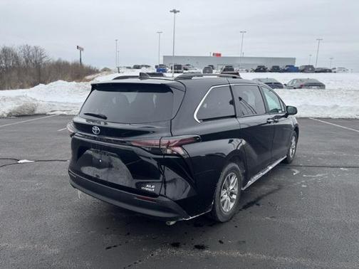 2024 Toyota Sienna XLE