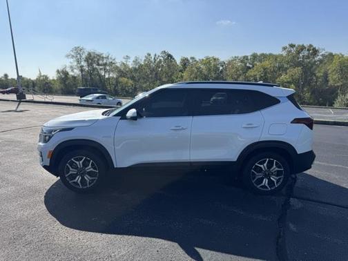 2023 Kia Seltos EX