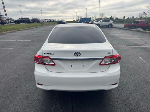 Super White 2013 Toyota Corolla LE