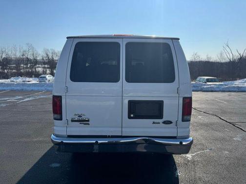 2011 Ford E350 Super Duty XLT