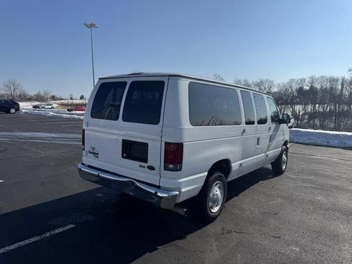 2011 Ford E350 Super Duty XLT