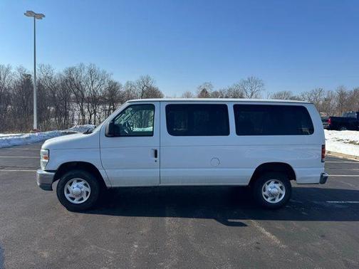 2011 Ford E350 Super Duty XLT