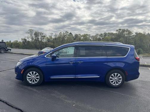 2018 Chrysler Pacifica Touring-L