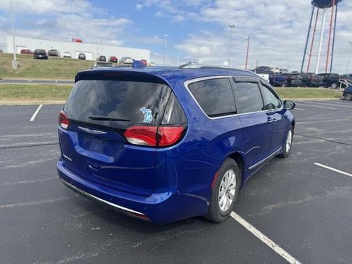 2018 Chrysler Pacifica Touring-L