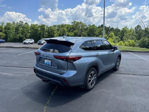 2021 Toyota Highlander Hybrid XLE