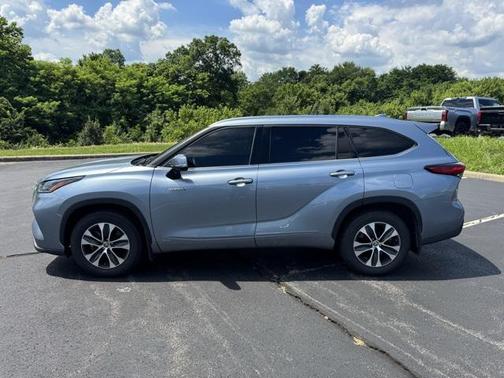 2021 Toyota Highlander Hybrid XLE