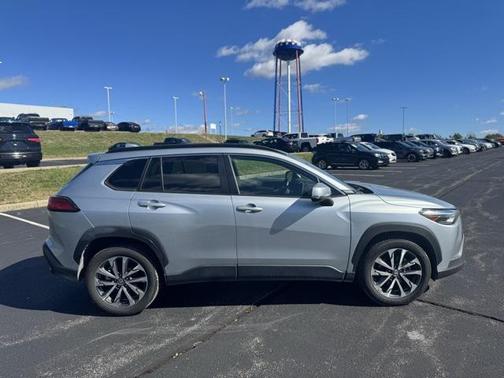 2023 Toyota Corolla Cross XLE
