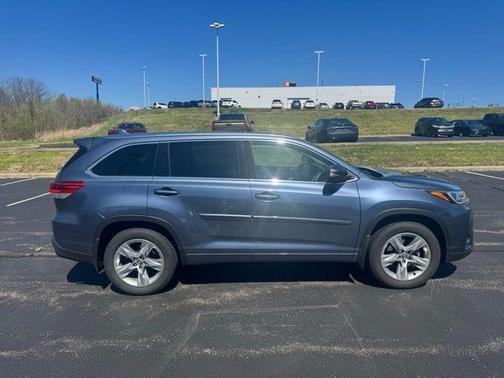 Shoreline Blue Pearl 2017 Toyota Highlander Limited