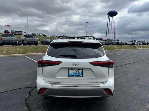 2023 Toyota Highlander Platinum