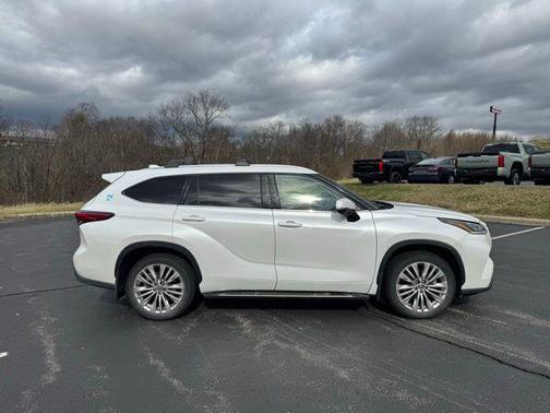 2023 Toyota Highlander Platinum