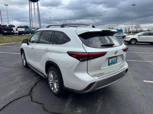 2023 Toyota Highlander Platinum