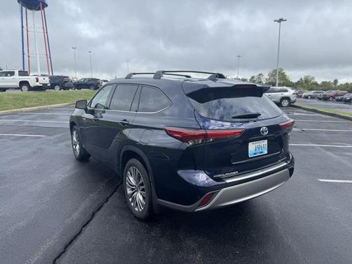 2021 Toyota Highlander Hybrid Platinum