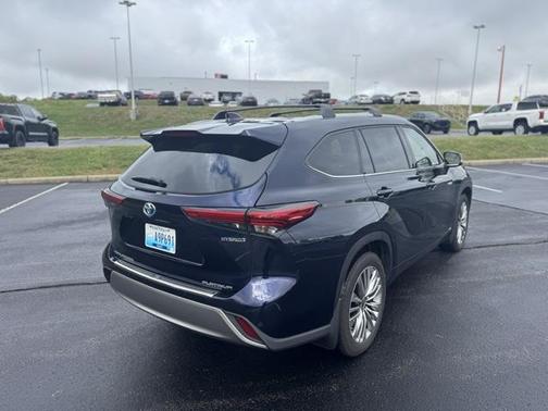 2021 Toyota Highlander Hybrid Platinum