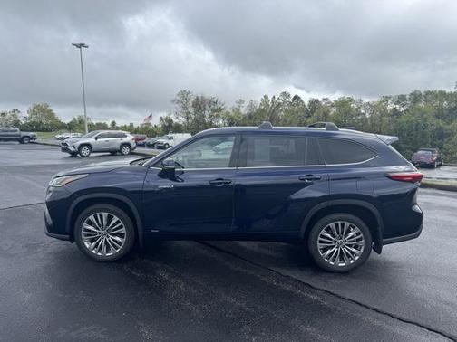 2021 Toyota Highlander Hybrid Platinum