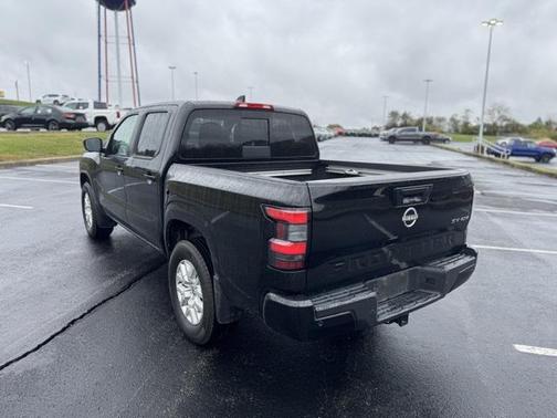 2024 Nissan Frontier SV